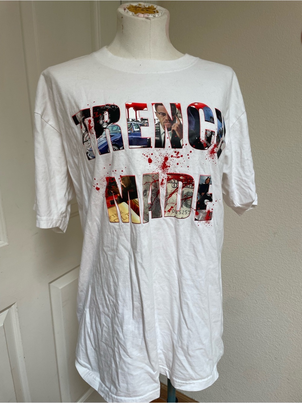 Kirkland Signature White Graphic "French Maid" Short Sleeve Tee